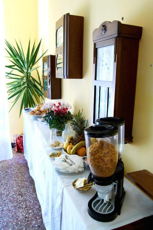 B&B L'Auberge Anzio Bagian luar foto